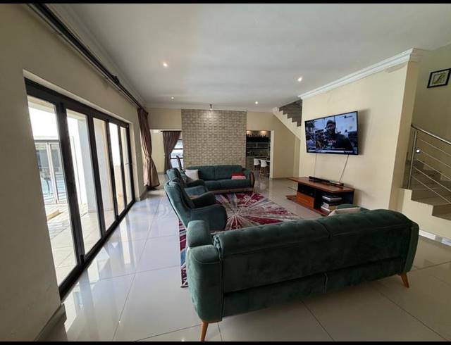 4 BEDROOM HOUSE FOR SALE IN BLUE VALLEY GOLF ESTATE